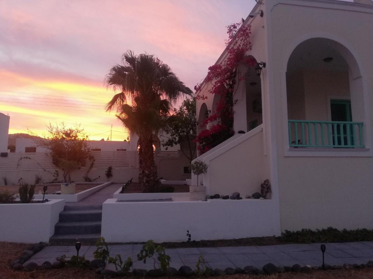 Kamari Beach Houses With Balcony And Garden Kamári Exterior foto