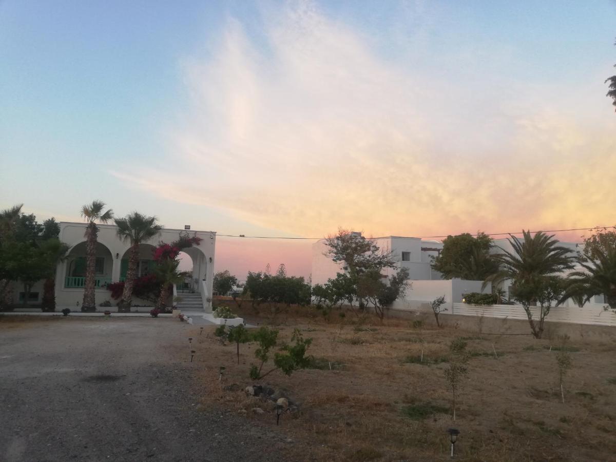 Kamari Beach Houses With Balcony And Garden Kamári Exterior foto