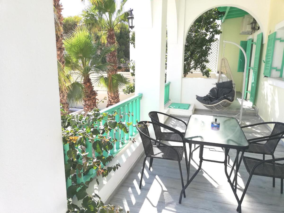 Kamari Beach Houses With Balcony And Garden Kamári Exterior foto